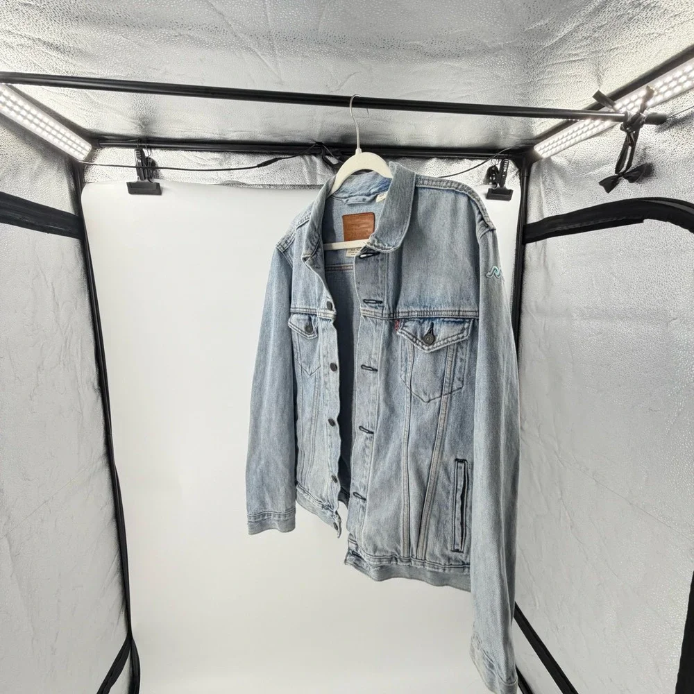 Levis Premium Trucker Jacket Light‎ Wash Denim Wave Sleeve Embroidery Mens Large